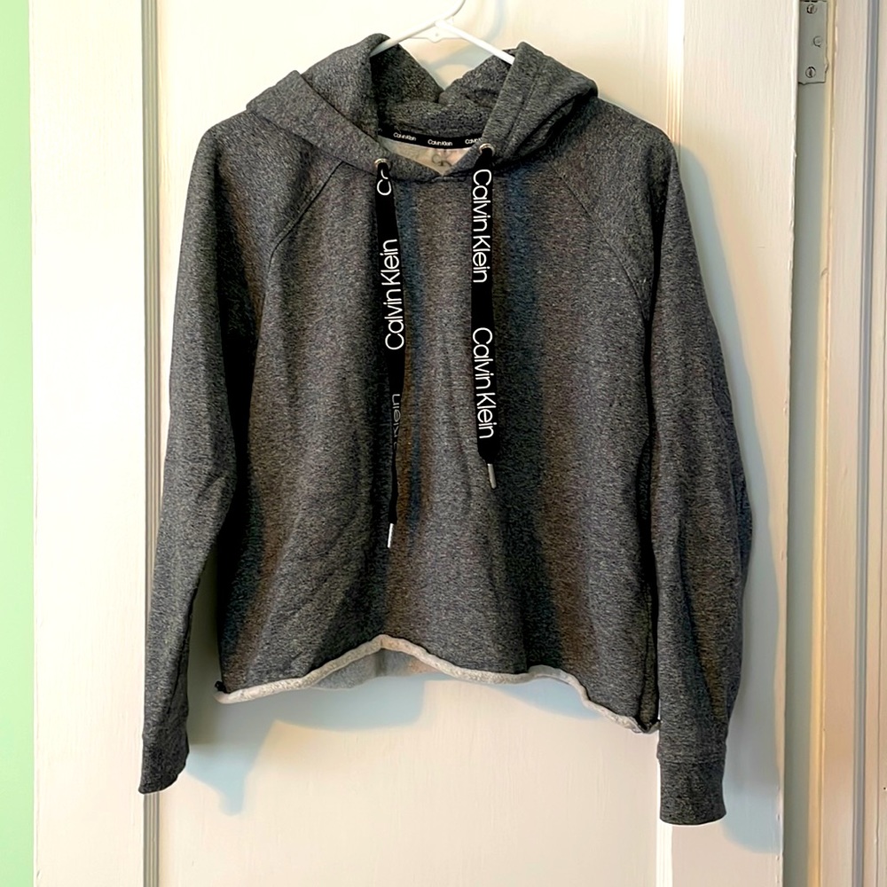 Really soft Cropped Calvin Klein hoodie!